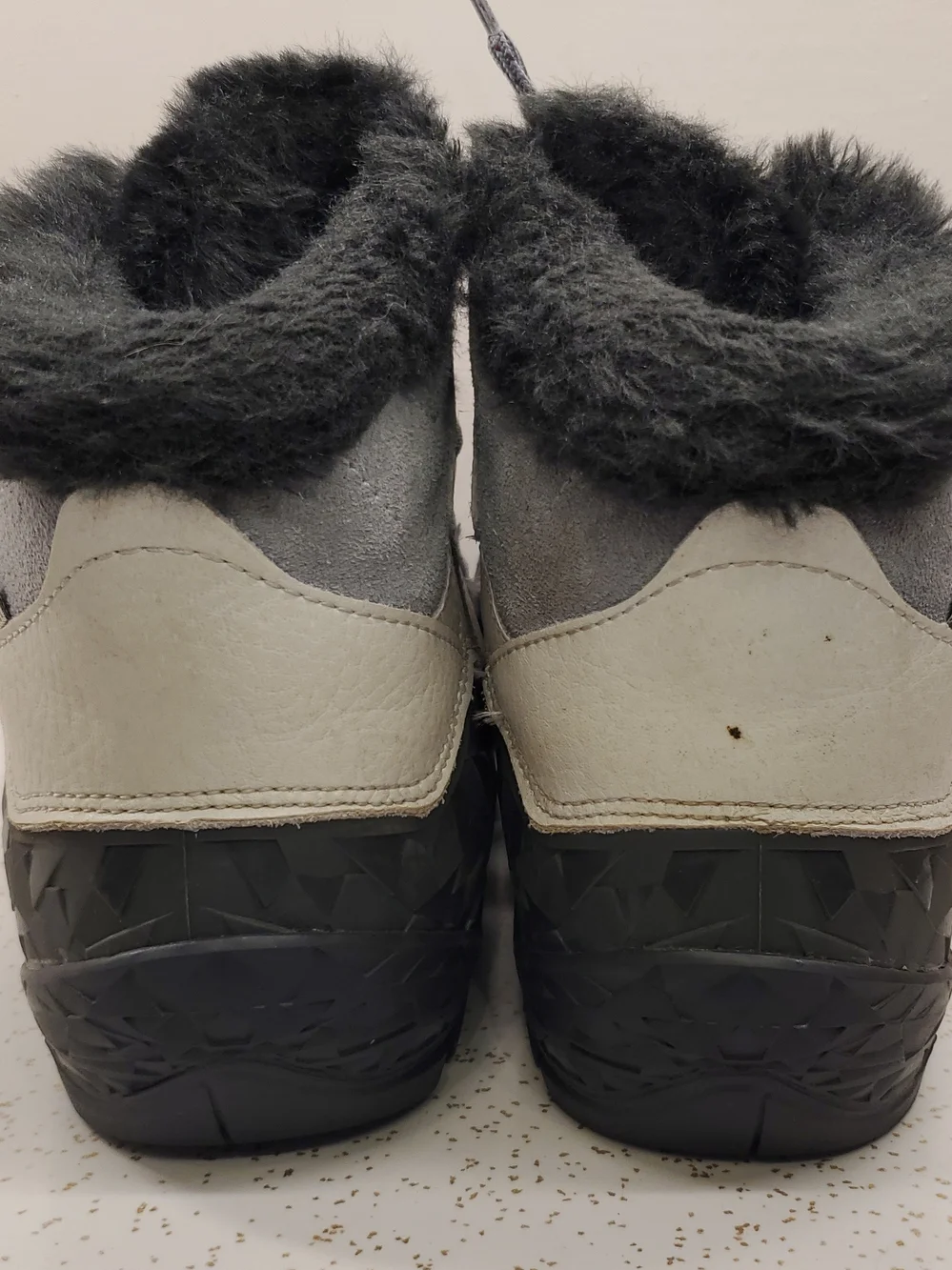 Merrell Boots Aurora 6 Women's Size 8.5 White Black Artic Grip Snow Boots